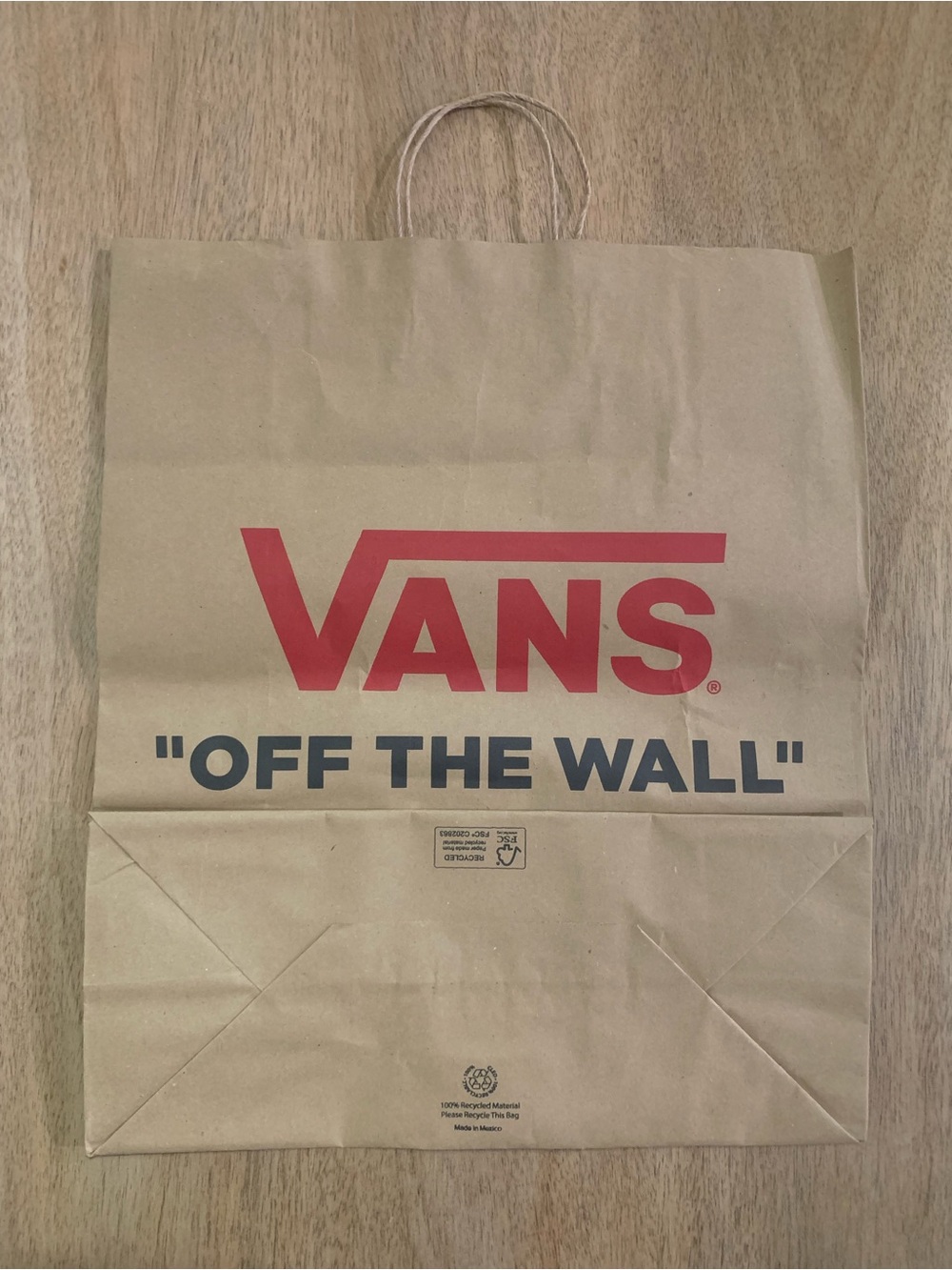 Vans medium reusable brown and red gift bag - Picture 2 of 2